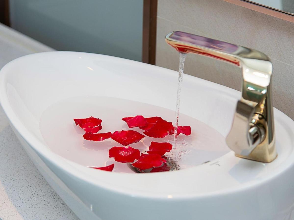Lavande Hotels-Guangzhou Beijing Road Pedestrian Street Haizhu Square Metro Station מראה חיצוני תמונה